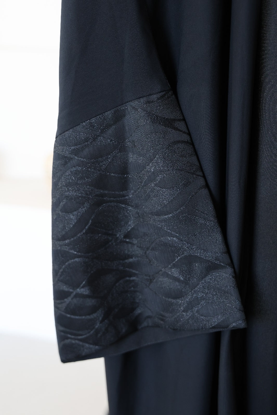 Wave- Black abaya